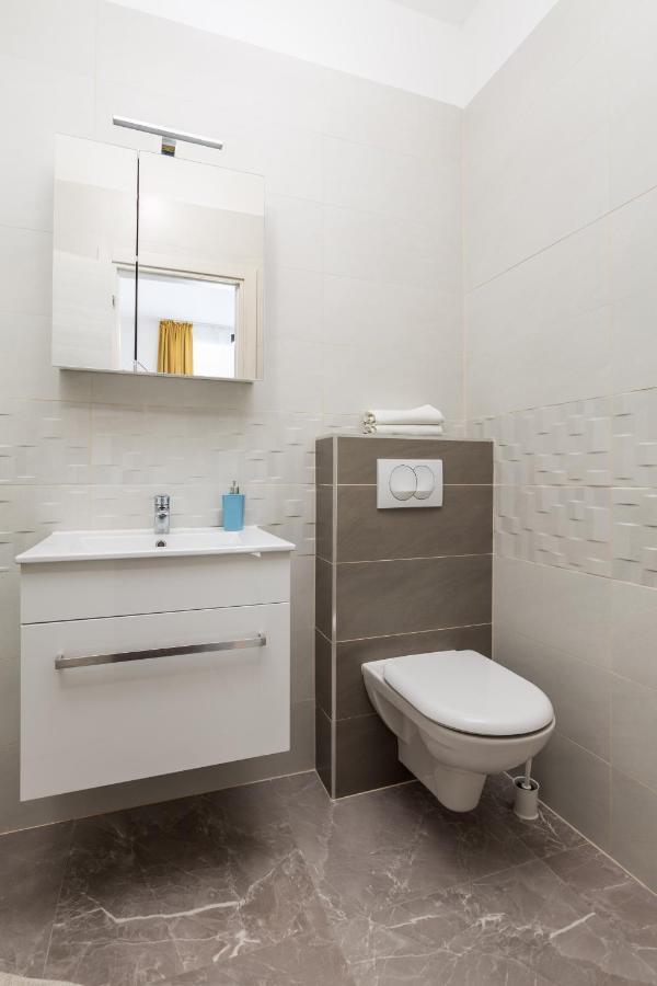 Studio Apartments Fran'S Рієка Екстер'єр фото